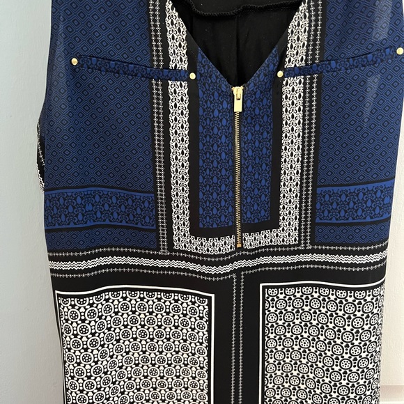 Fun, Patterned Blouse - Picture 2 of 3